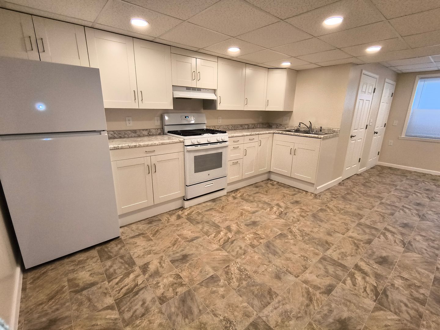 Council Bluffs Apartment: 218 W Kanesville Blvd