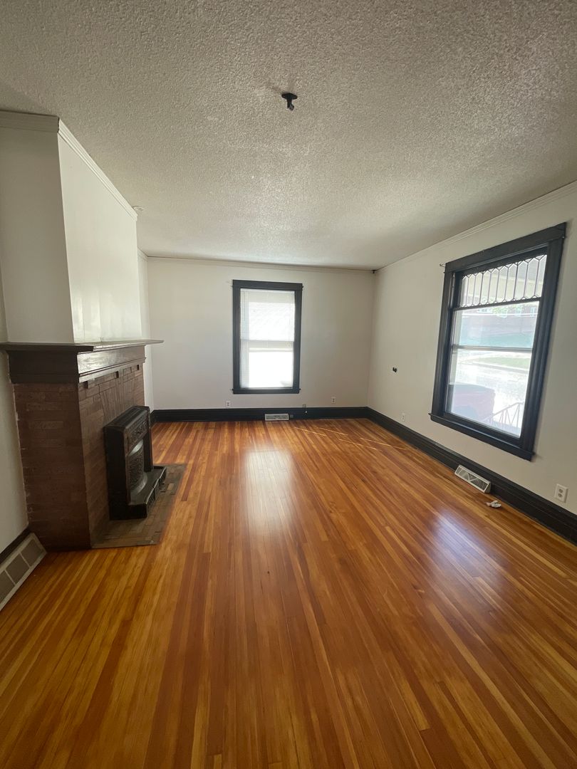 Council Bluffs House: 117 Glen Avenue