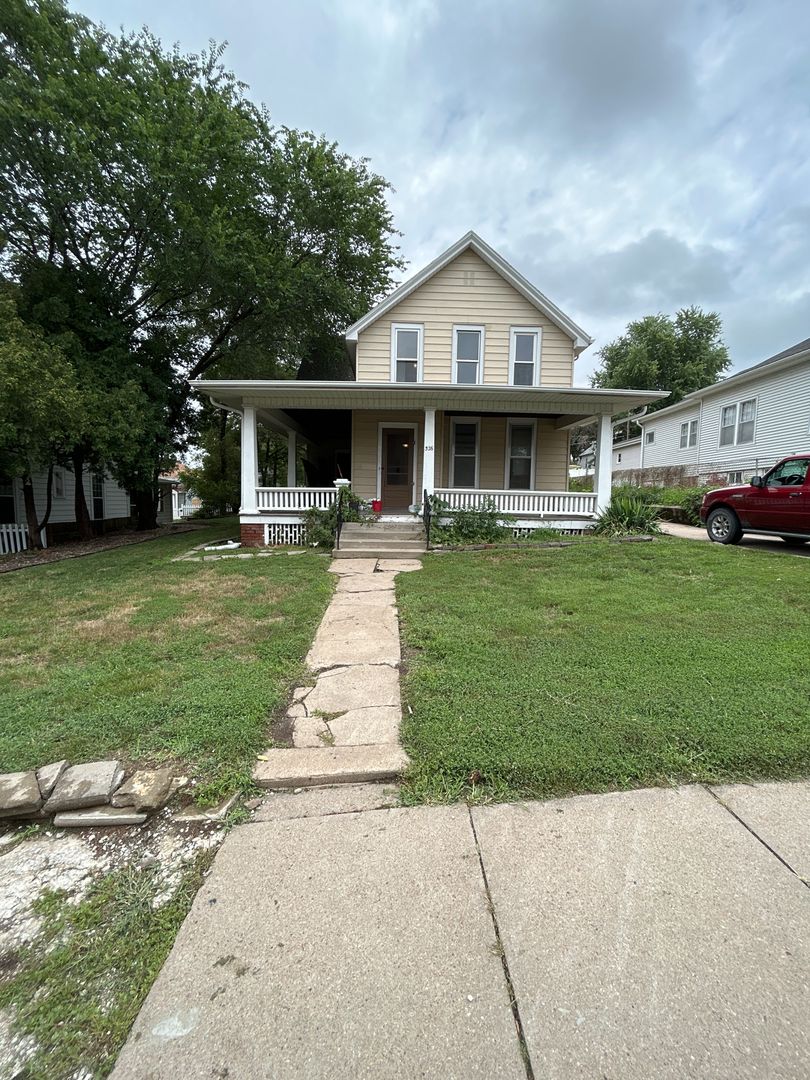 Council Bluffs House: 326 Sherman Avenue
