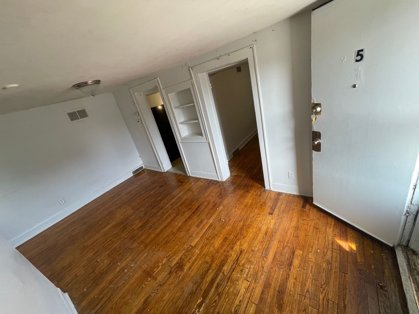 Omaha Apartment: 4755 Capitol Avenue