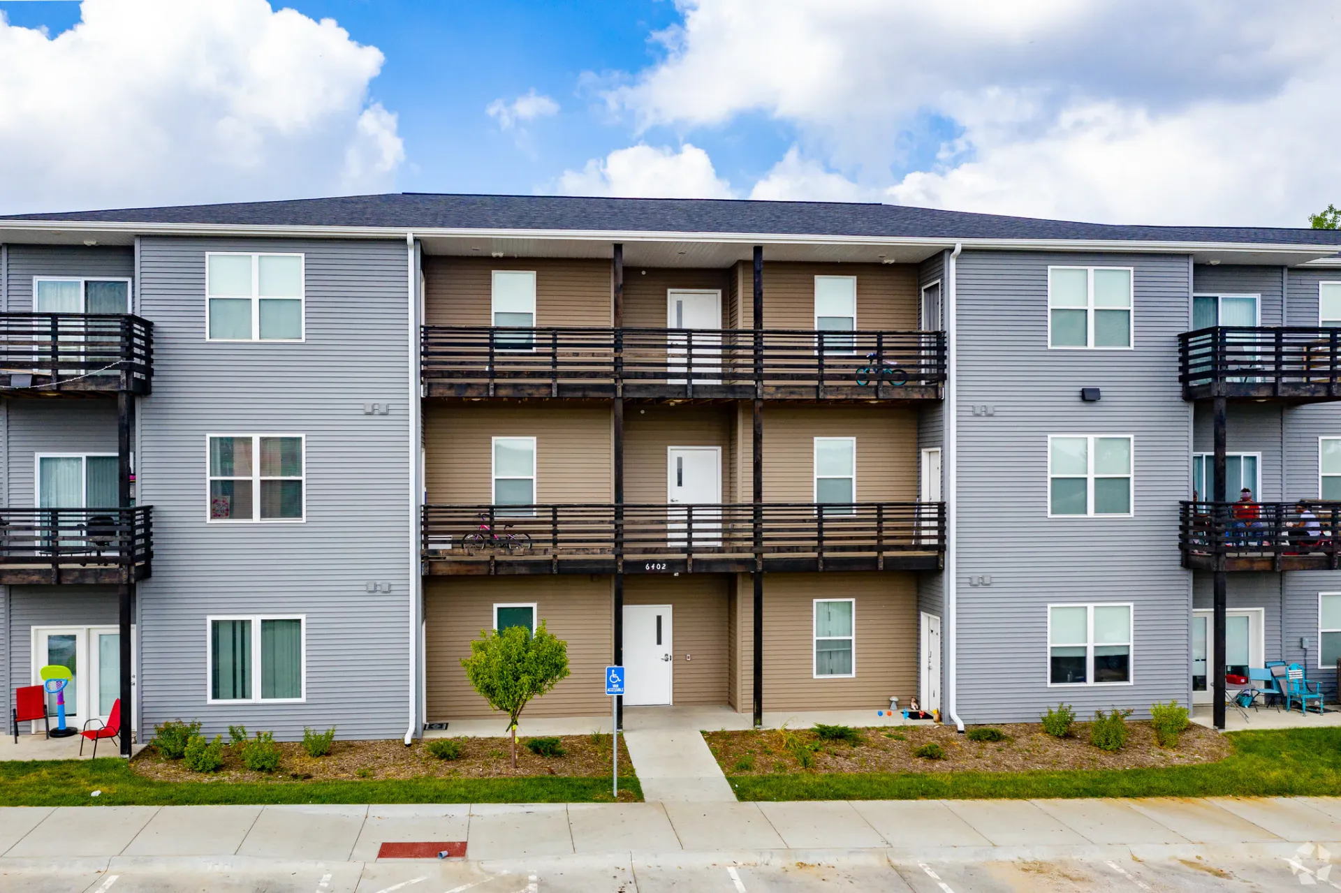 Omaha Apartment: 9451 Vernon Plz