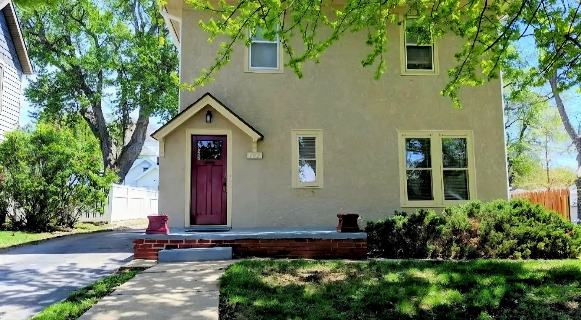 Omaha Apartment: 2727 N 65th St