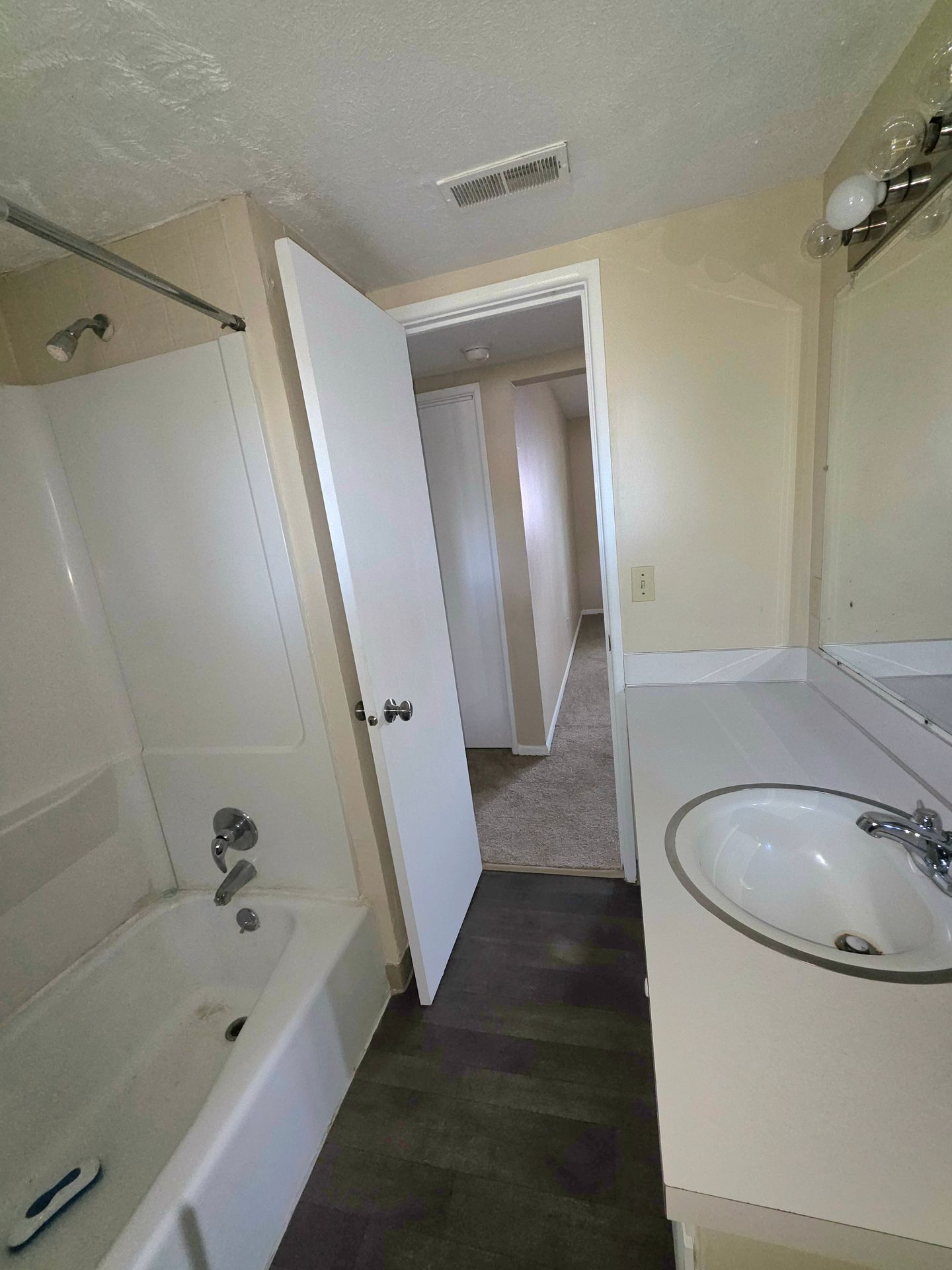 Bellevue Apartment: 7501 S 25th St