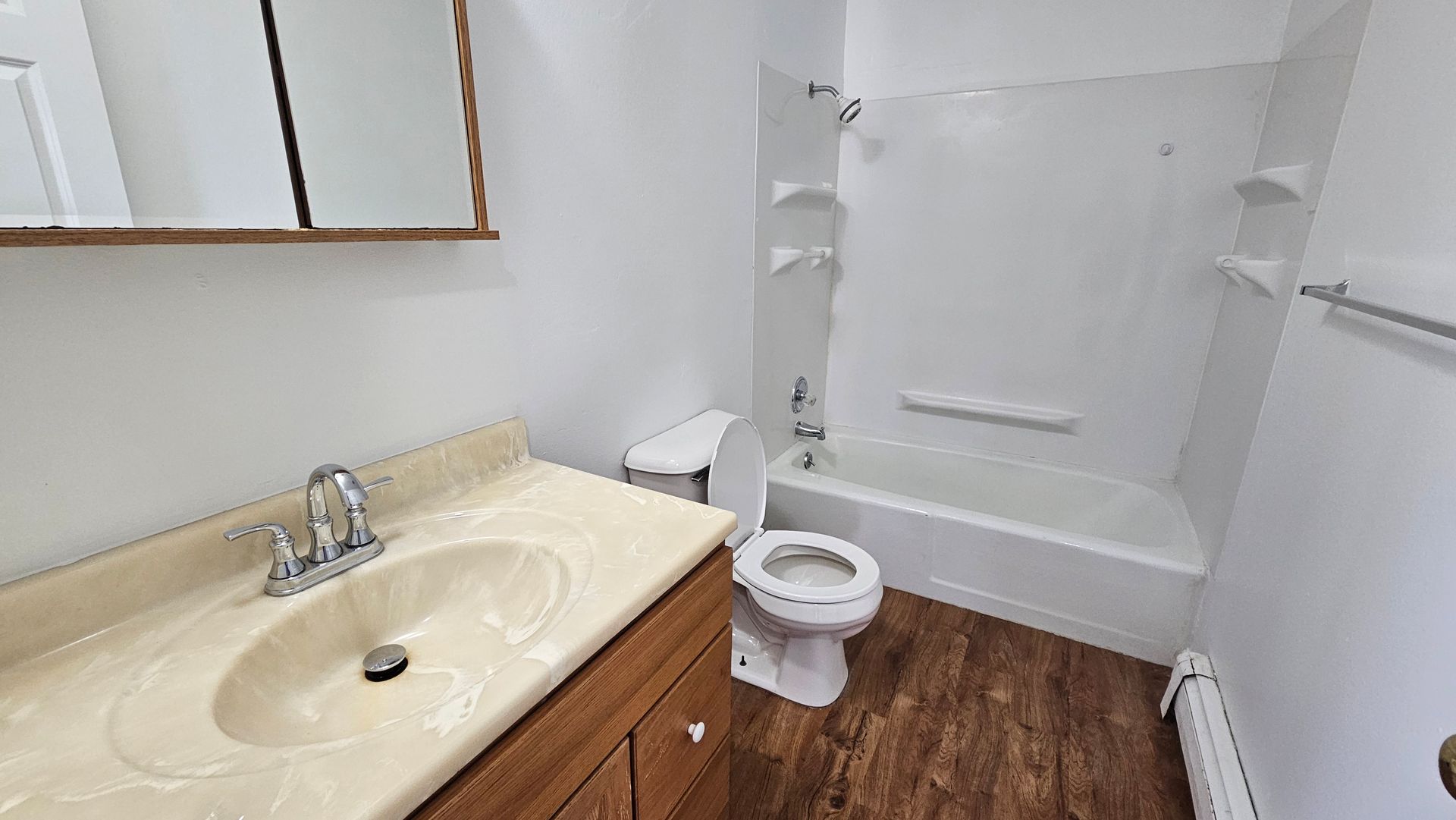 Ankeny Apartment: 1210/1218 SE Belmont Drive