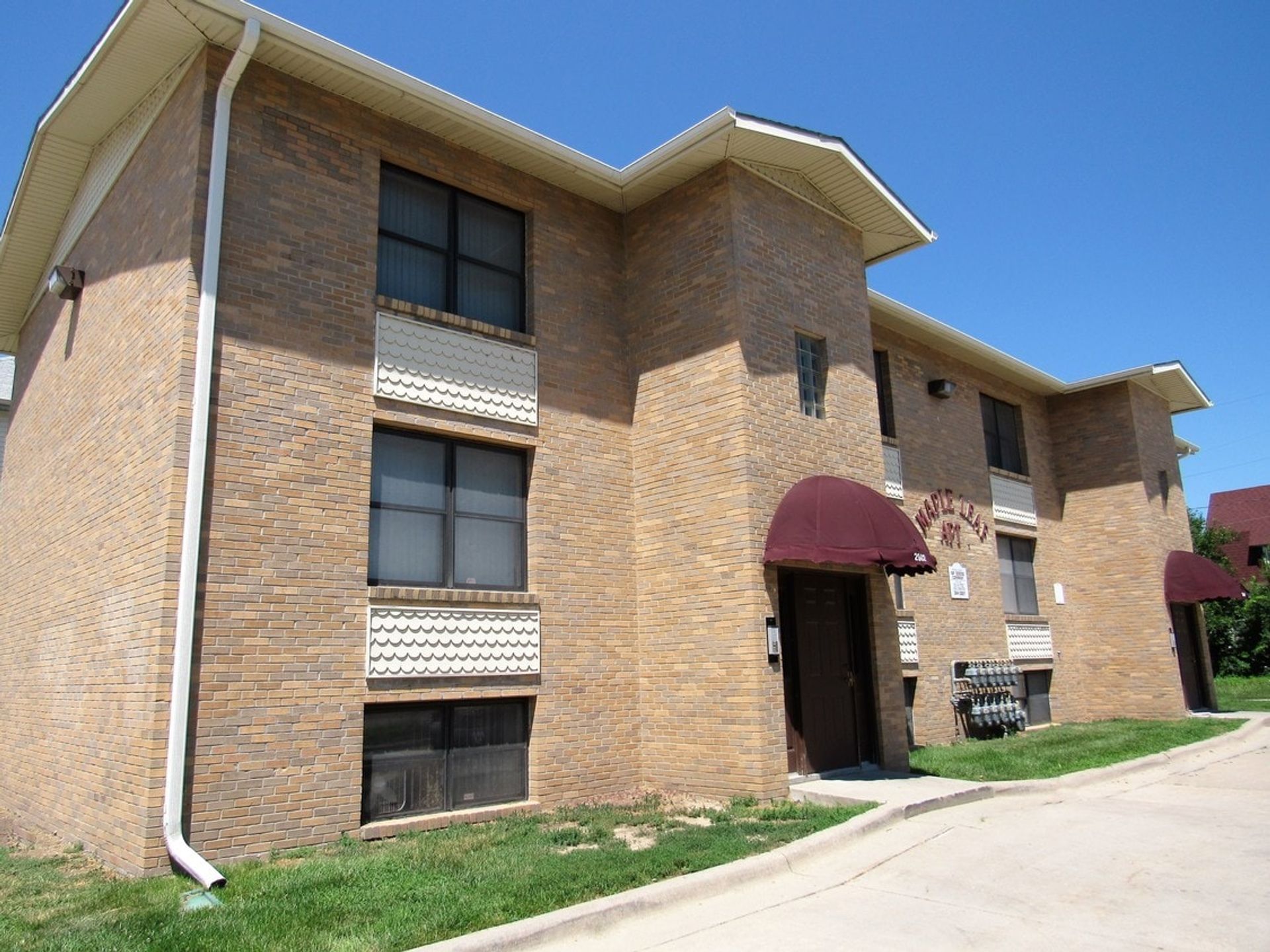 Omaha Apartment: 2902 N 24th St