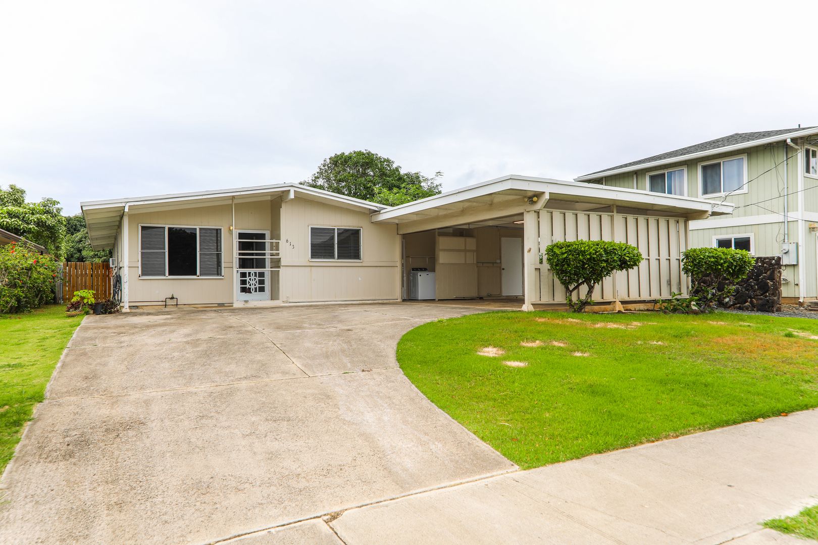 Kailua House: 613 Papalani Street
