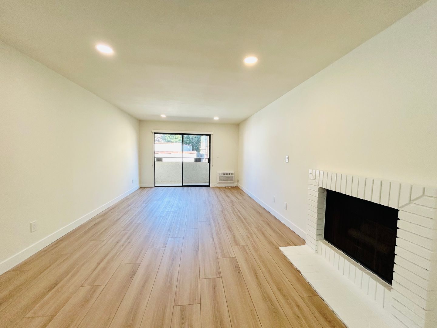 Los Angeles Apartment: 3620 Jasmine Ave.