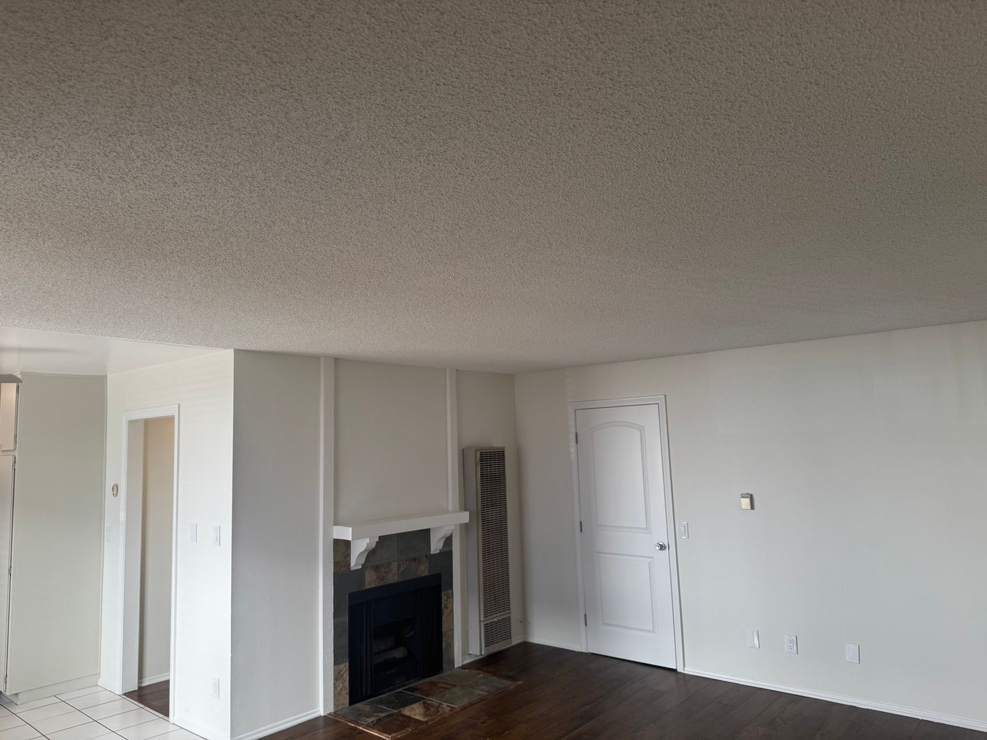 Los Angeles Apartment: 3430 Jasmine Ave.