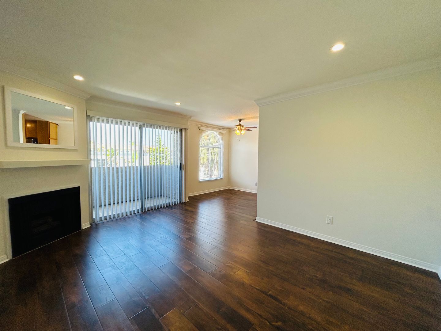 Los Angeles Apartment: 10520 National Blvd