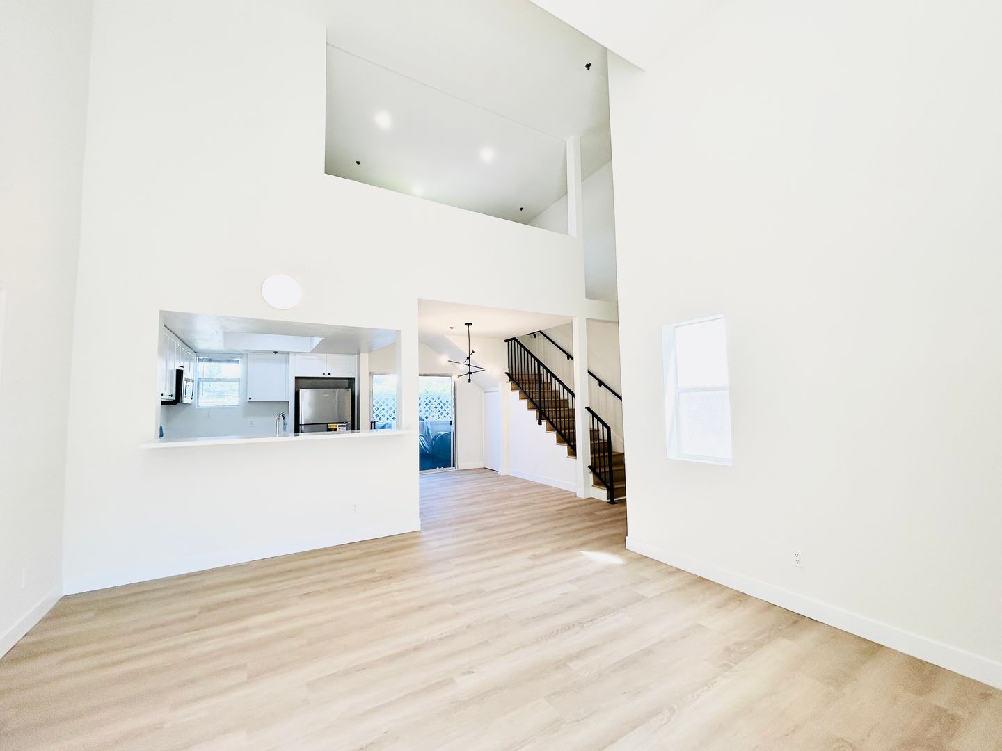 Los Angeles Apartment: 3518 Dunn Dr