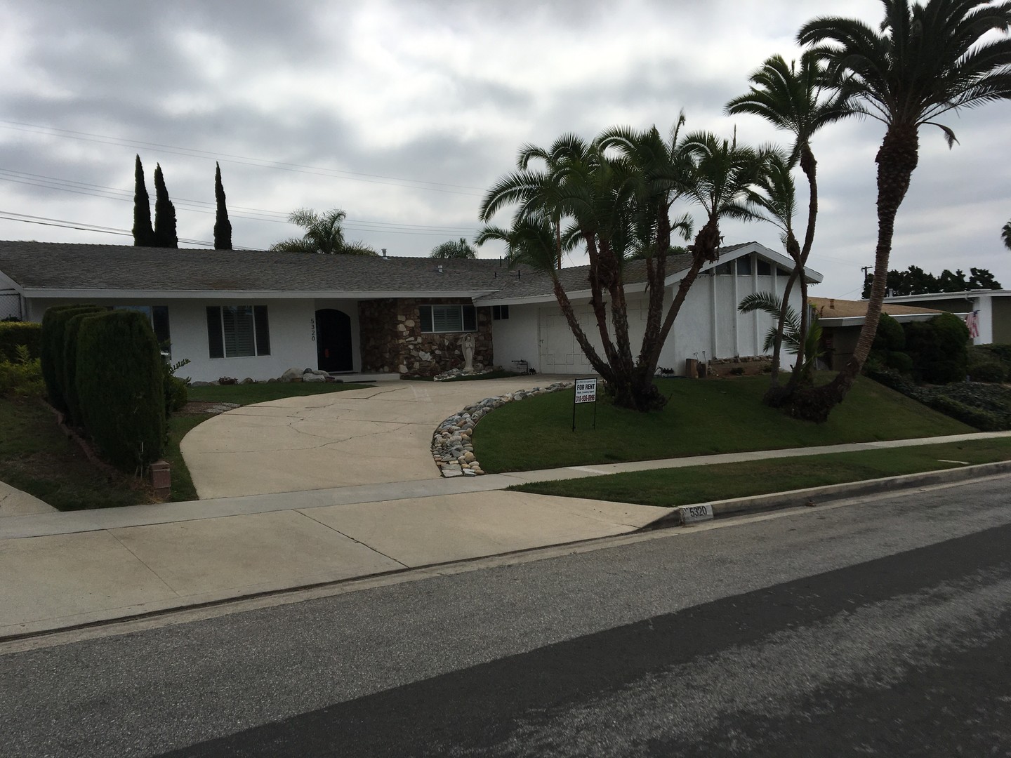 Los Angeles House: 5320 S. Holt Ave.