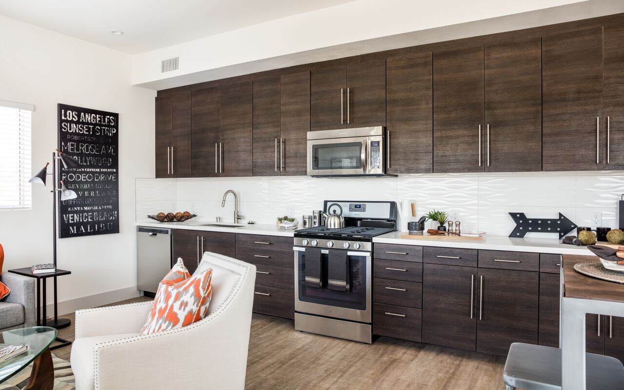 Los Angeles Apartment: 11811 Culver Blvd