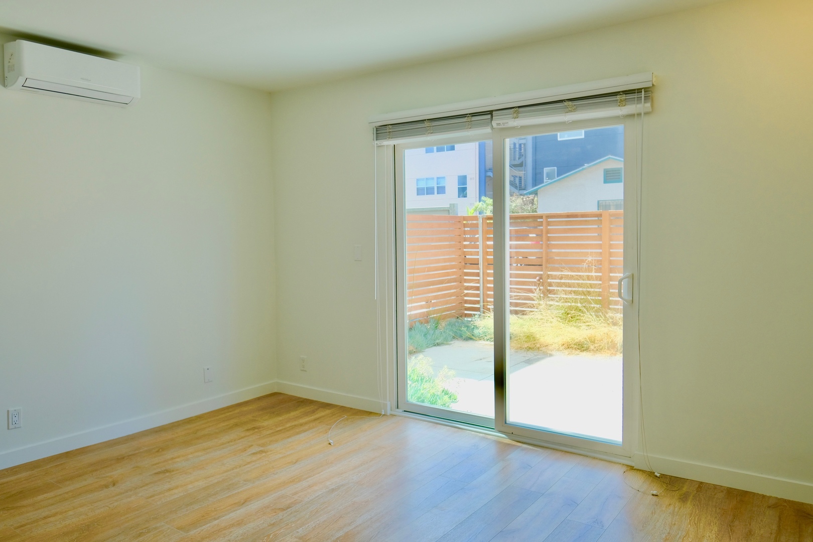 Venice Apartment: 2510 Pacific Ave.