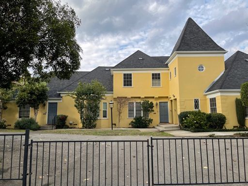 Amazing Studio Apt - MOVE-IN SPECIAL $$. Washer/Dryer, New Kitchen, New Bathroom, Central a/c, Dog Friendly