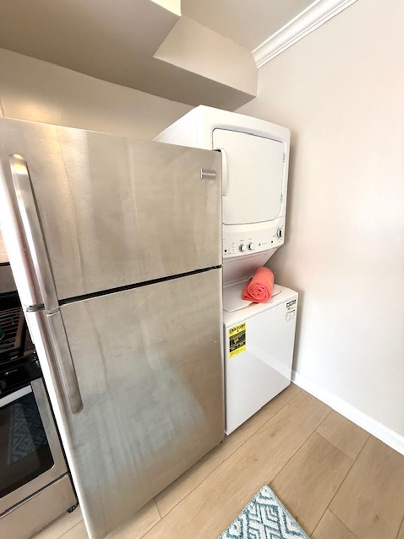 Pasadena Apartment: 87 N Wilson Ave.