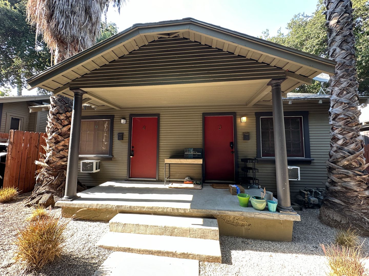 Pasadena Apartment: 103 N Catalina