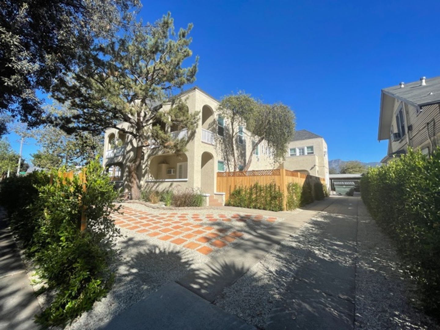 Pasadena Apartment: 524 Lincolnn Ave.