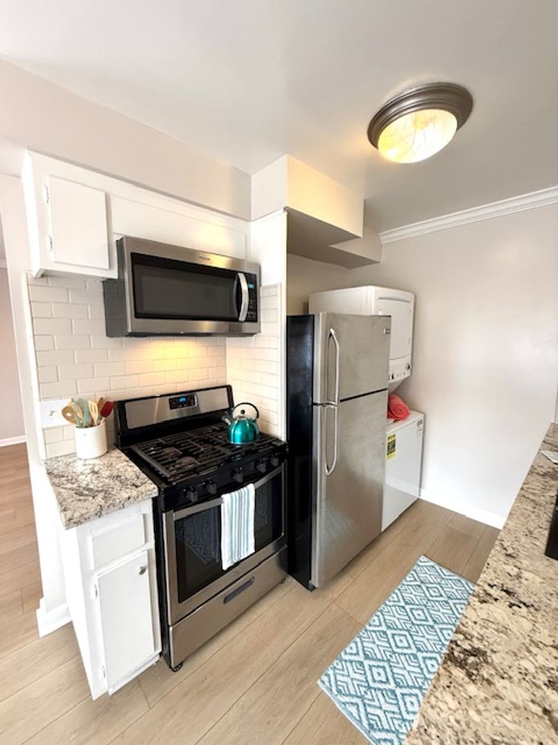 Pasadena Apartment: 87 N Wilson Ave.