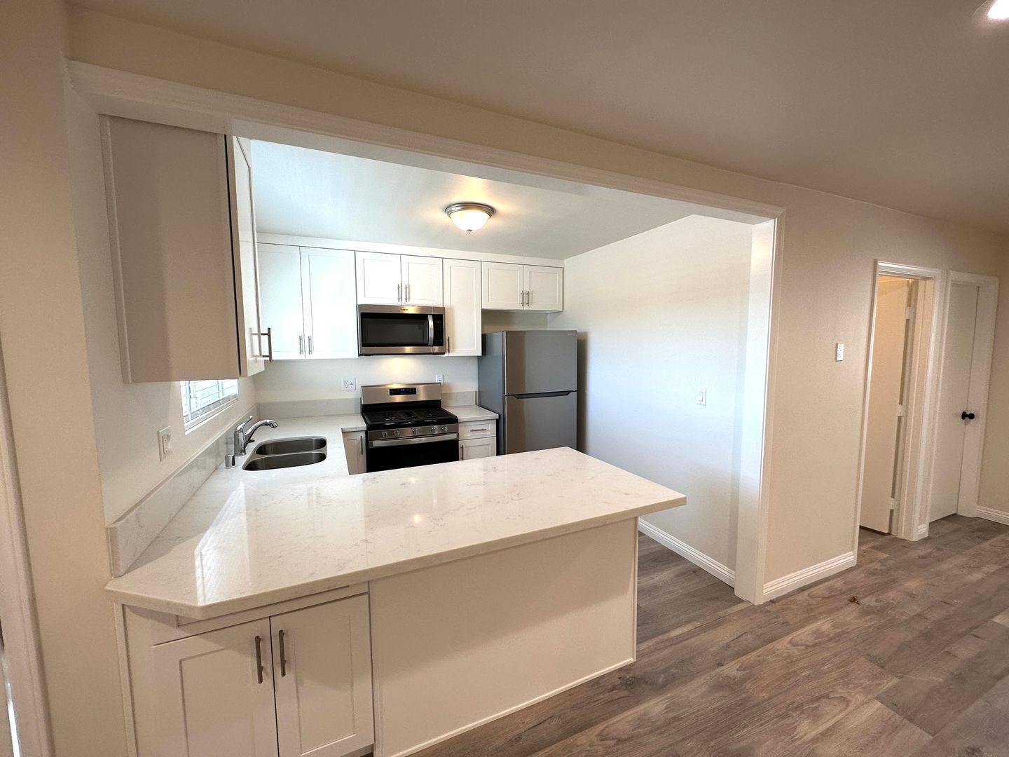 Pasadena Apartment: 160 S Michgan Ave.