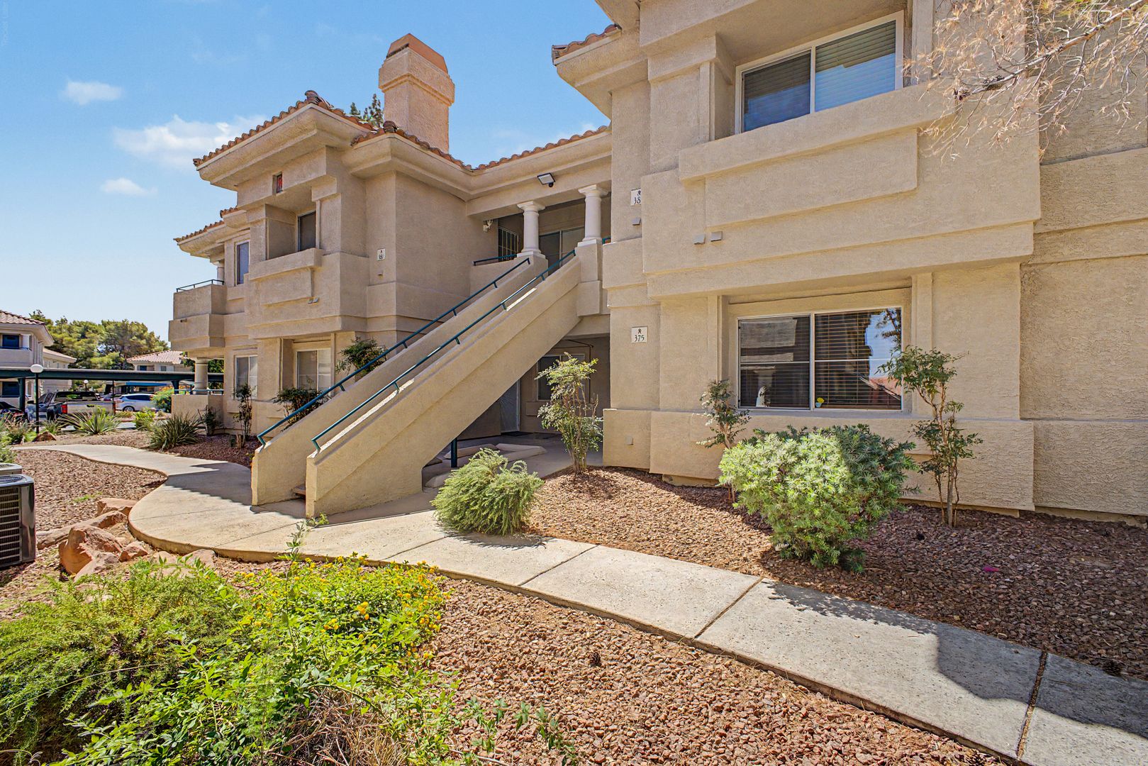 HENDERSON House: 381 MANTI PL