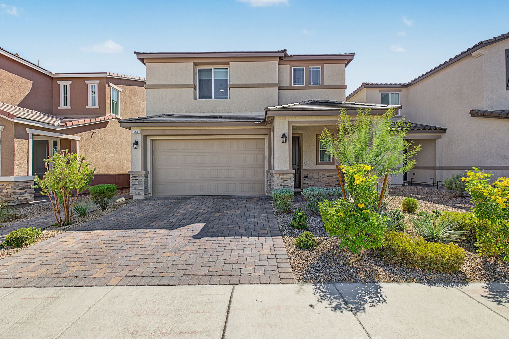 NORTH LAS VEGAS House: 957 HUNTER SHORE AVE