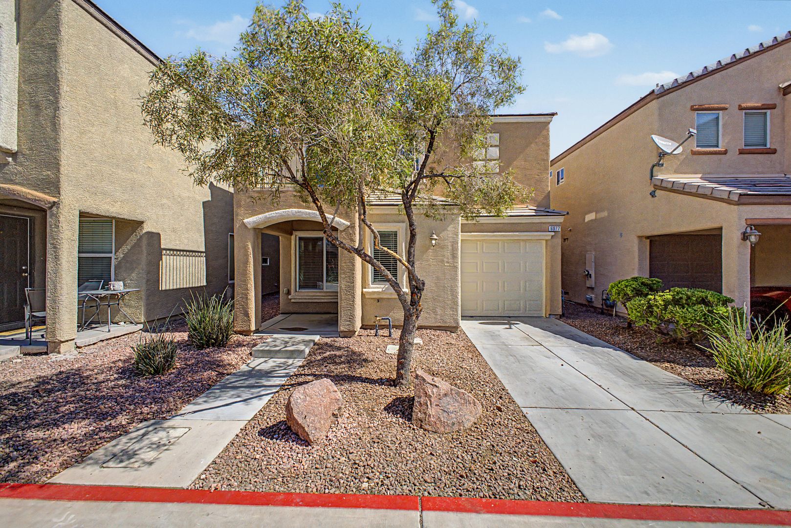 Henderson House: 6077 Aripeka St