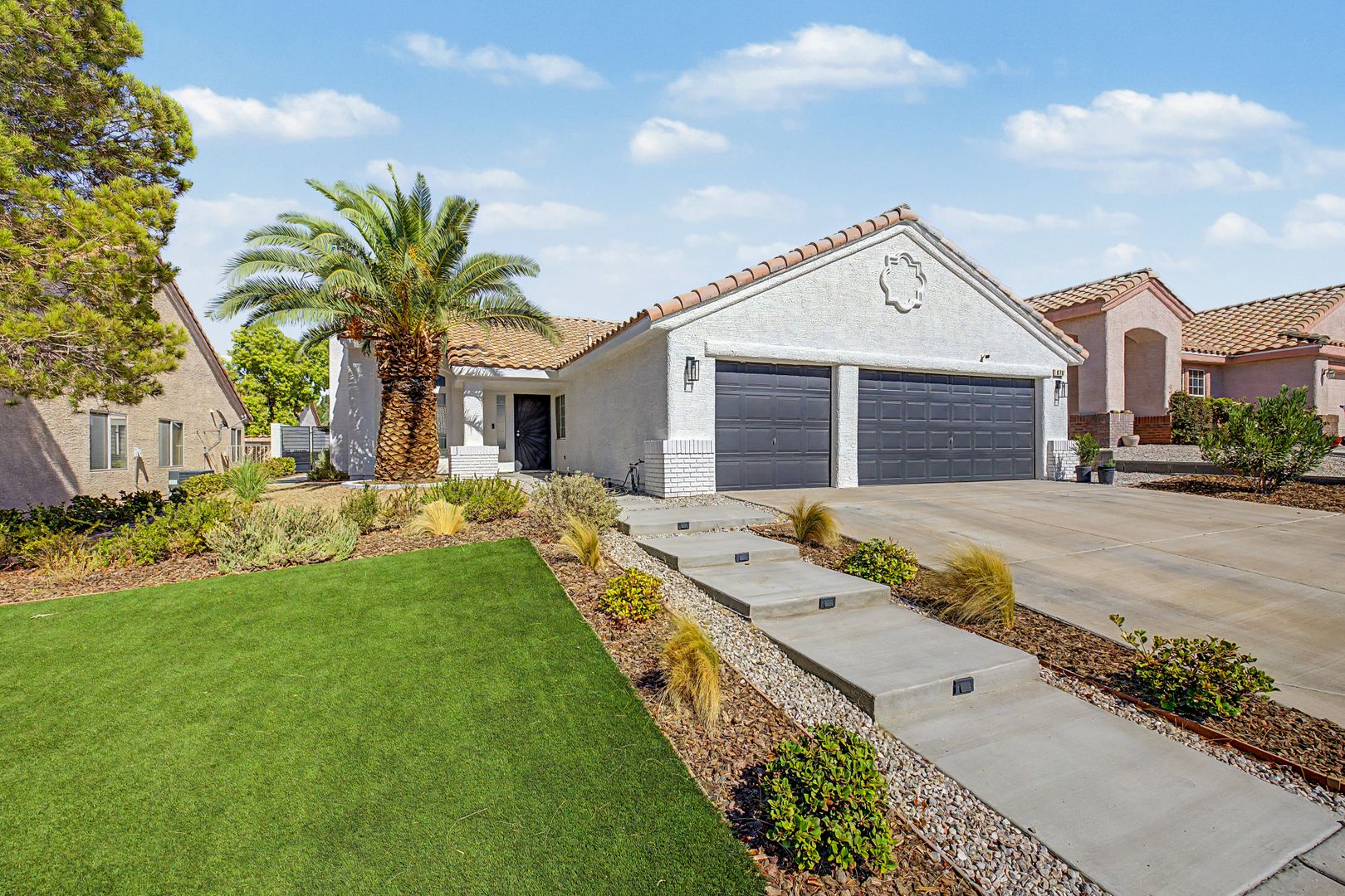 HENDERSON House: 679 SCENIC TIERRA LN