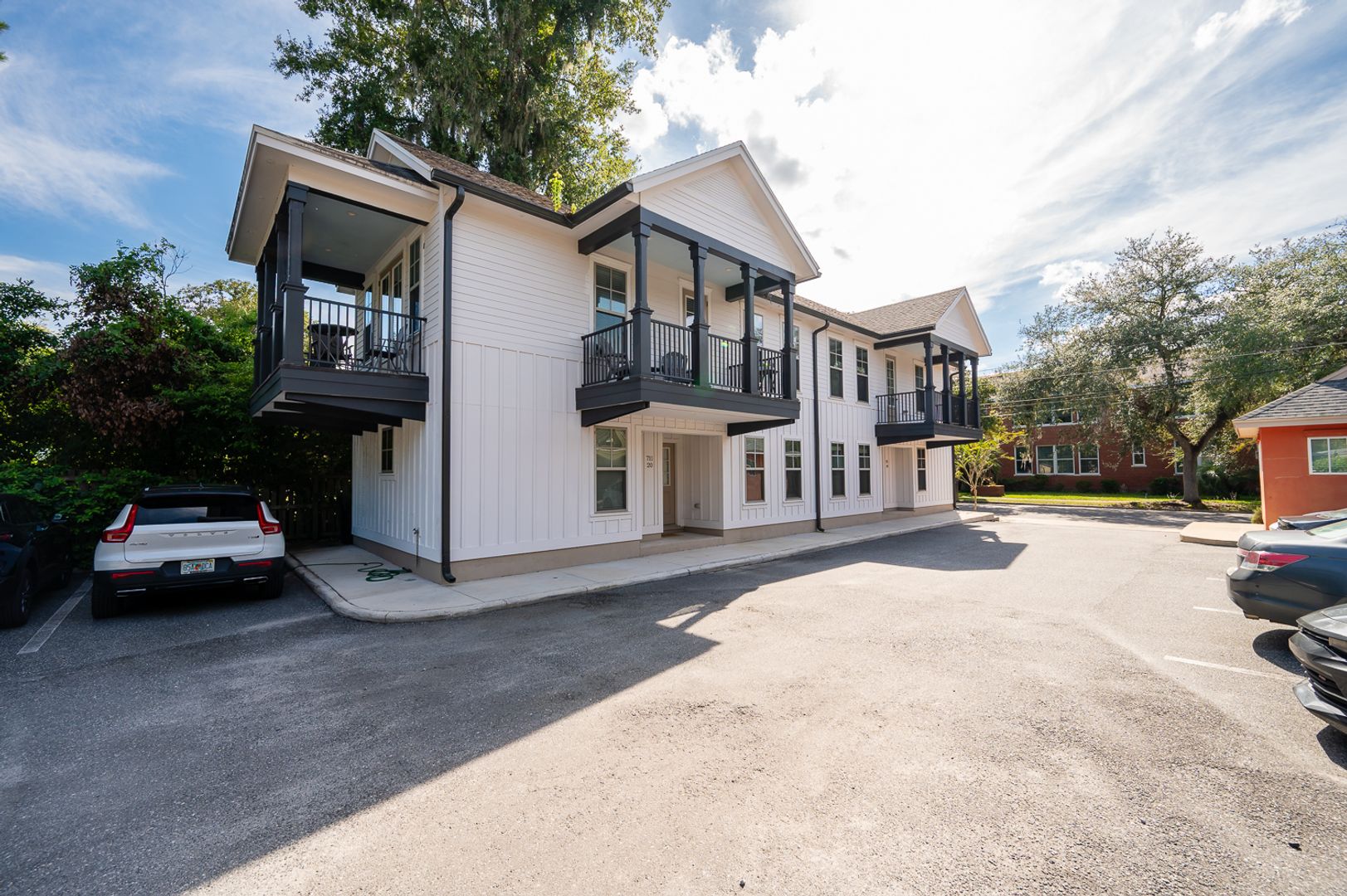 Gainesville House: 711 NW 10th St