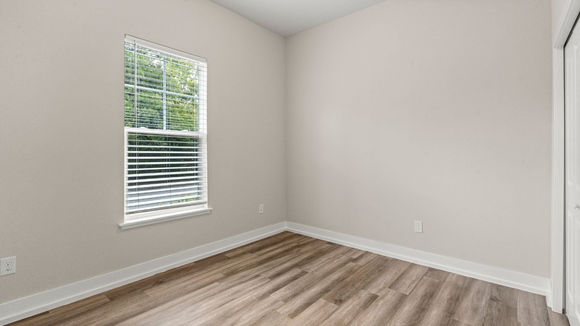 420 NW 1st St. - The Rose Property 8 of 12