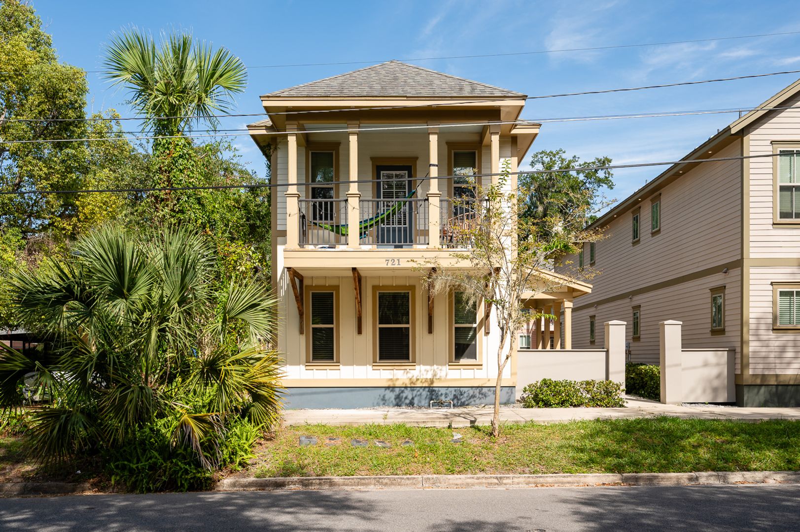 Gainesville House: 721 NW 10th St