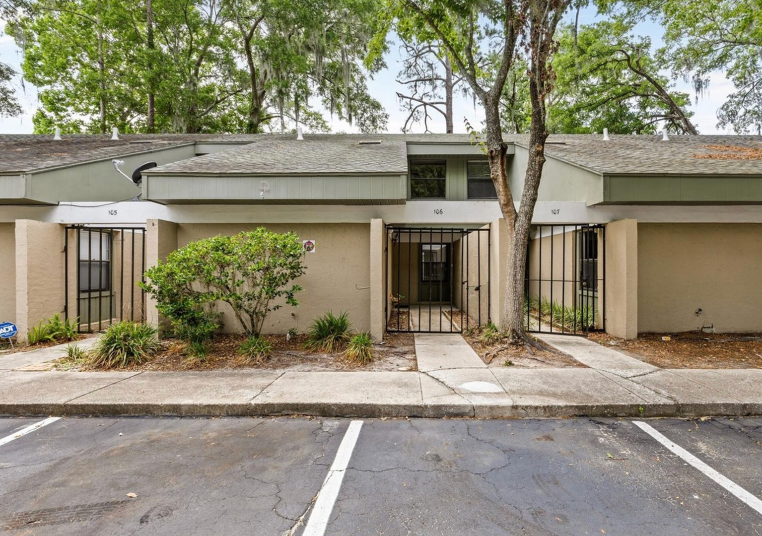 Gainesville House: 7200 SW 8th Ave