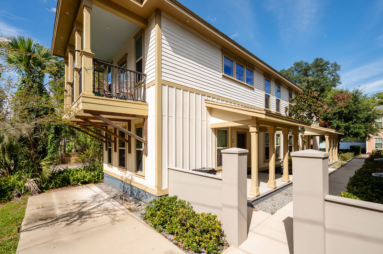 Gainesville House: 717 NW 10th St