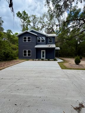 BRAND NEW 4BR / 4.5BA Home in Prime NW Gainesville Location – photo 1