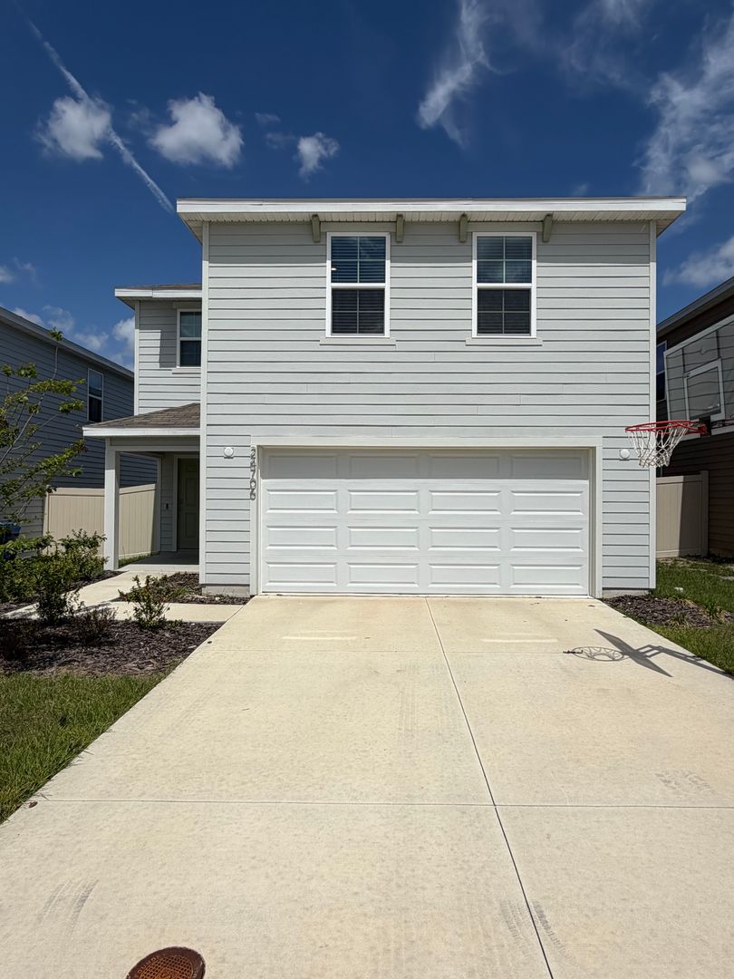 Newberry House: 24706 NW 11th Pl