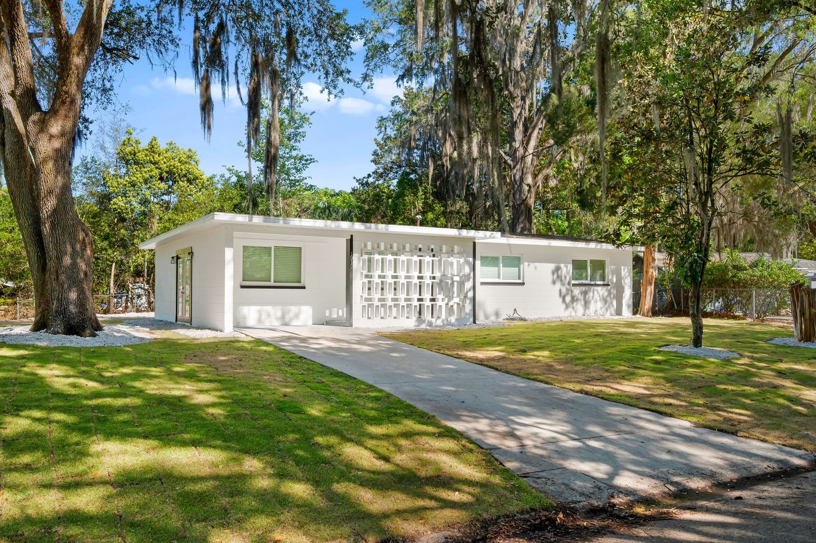Gainesville House: 1919 NE 17th Dr