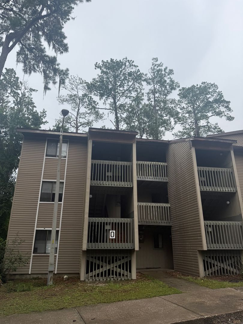 Gainesville House: 111 SE 16th Ave