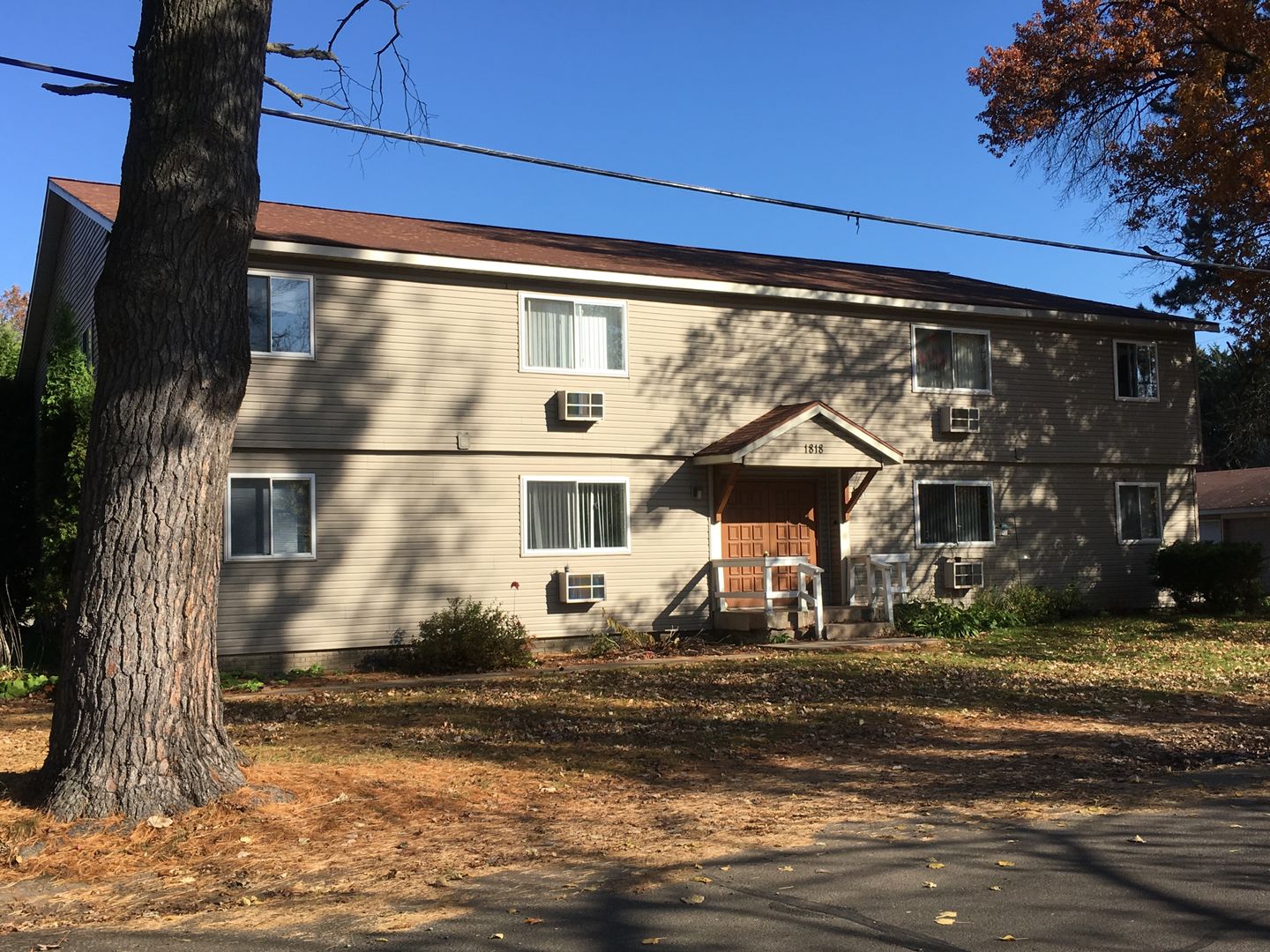 Weston/Schofield Apartment: 1818 Bloedel Ave