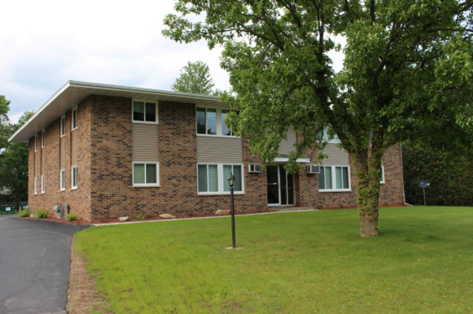Wausau Apartment: 224227 Lakeshore Dr