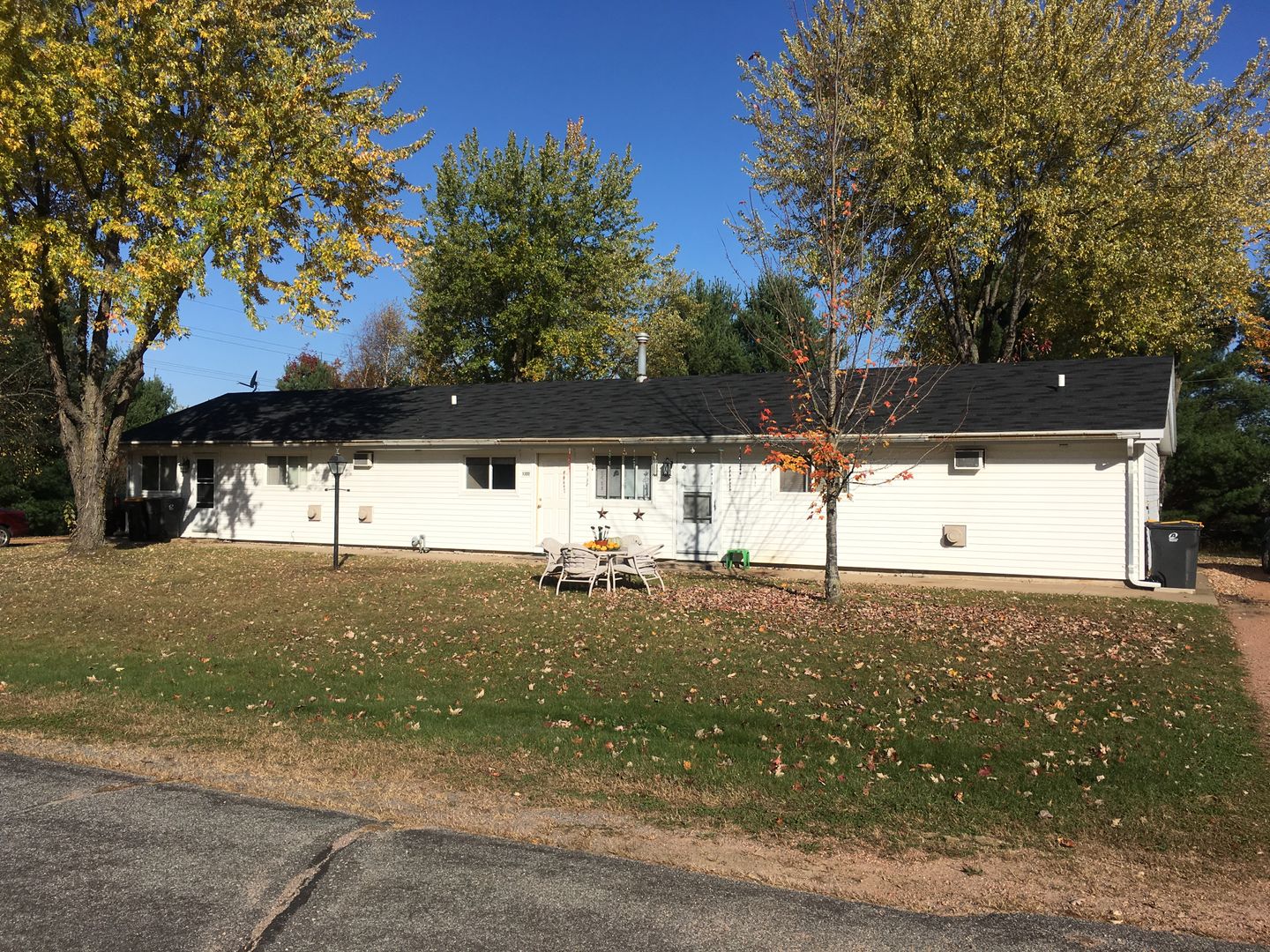 Weston/Schofield Apartment: 1300 Foothill Ave