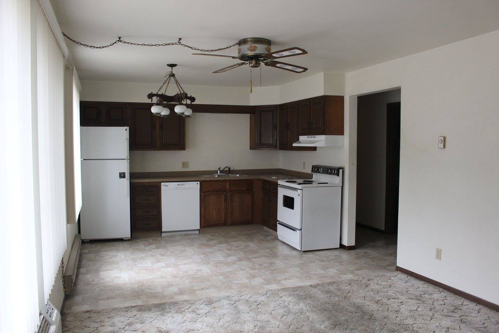 Plover Apartment: 2800 Maple Dr