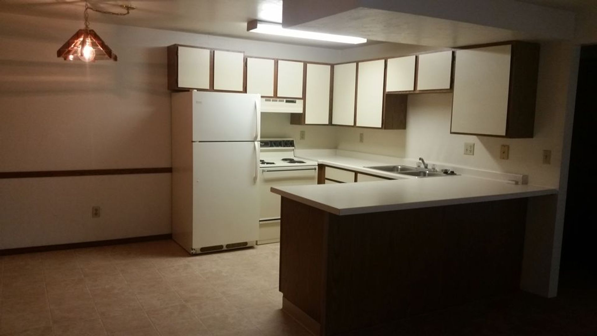 Appleton Apartment: 321 S Kools St