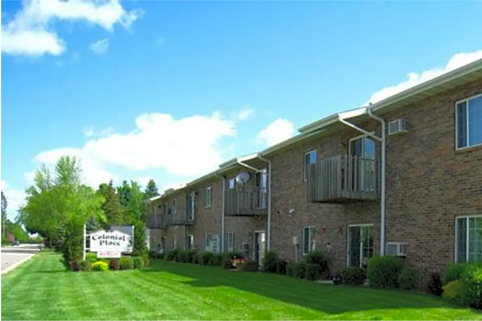 Antigo Apartment: 625 #01 North Avenue