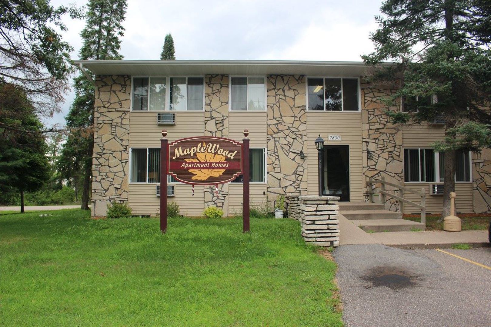 Plover Apartment: 2740 Maple Dr