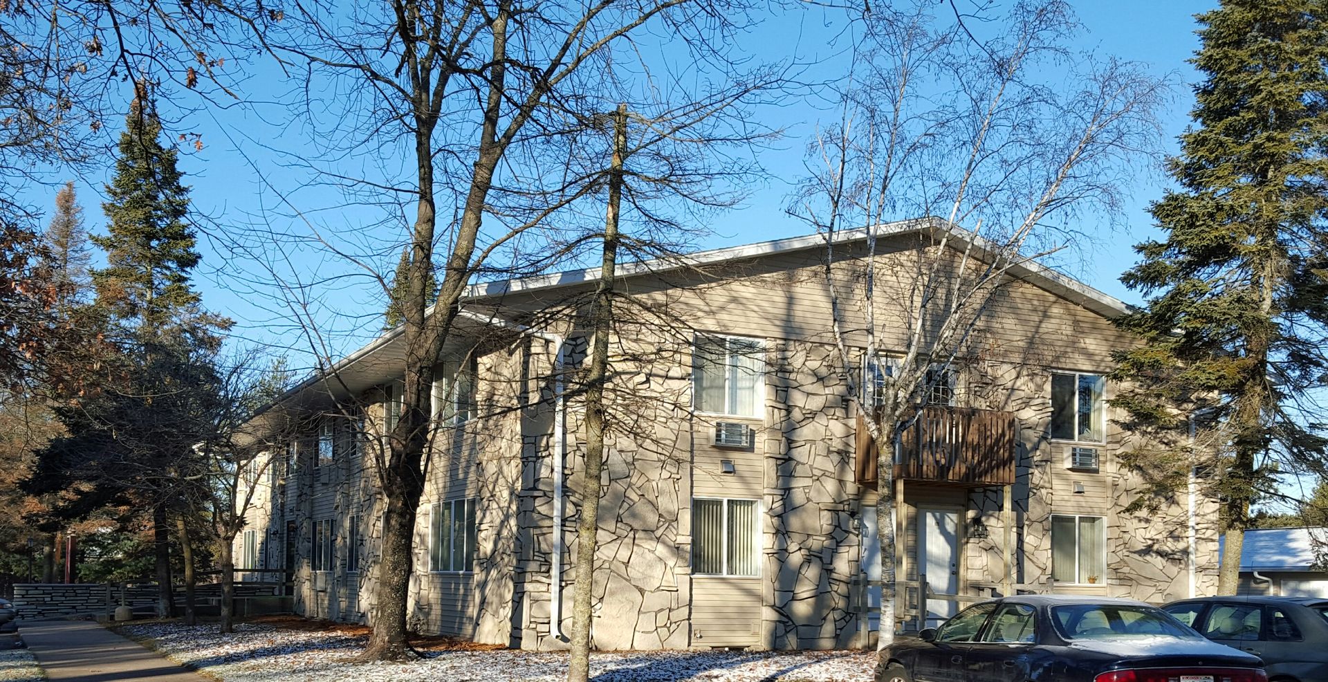 Plover Apartment: 2800 Maple Dr