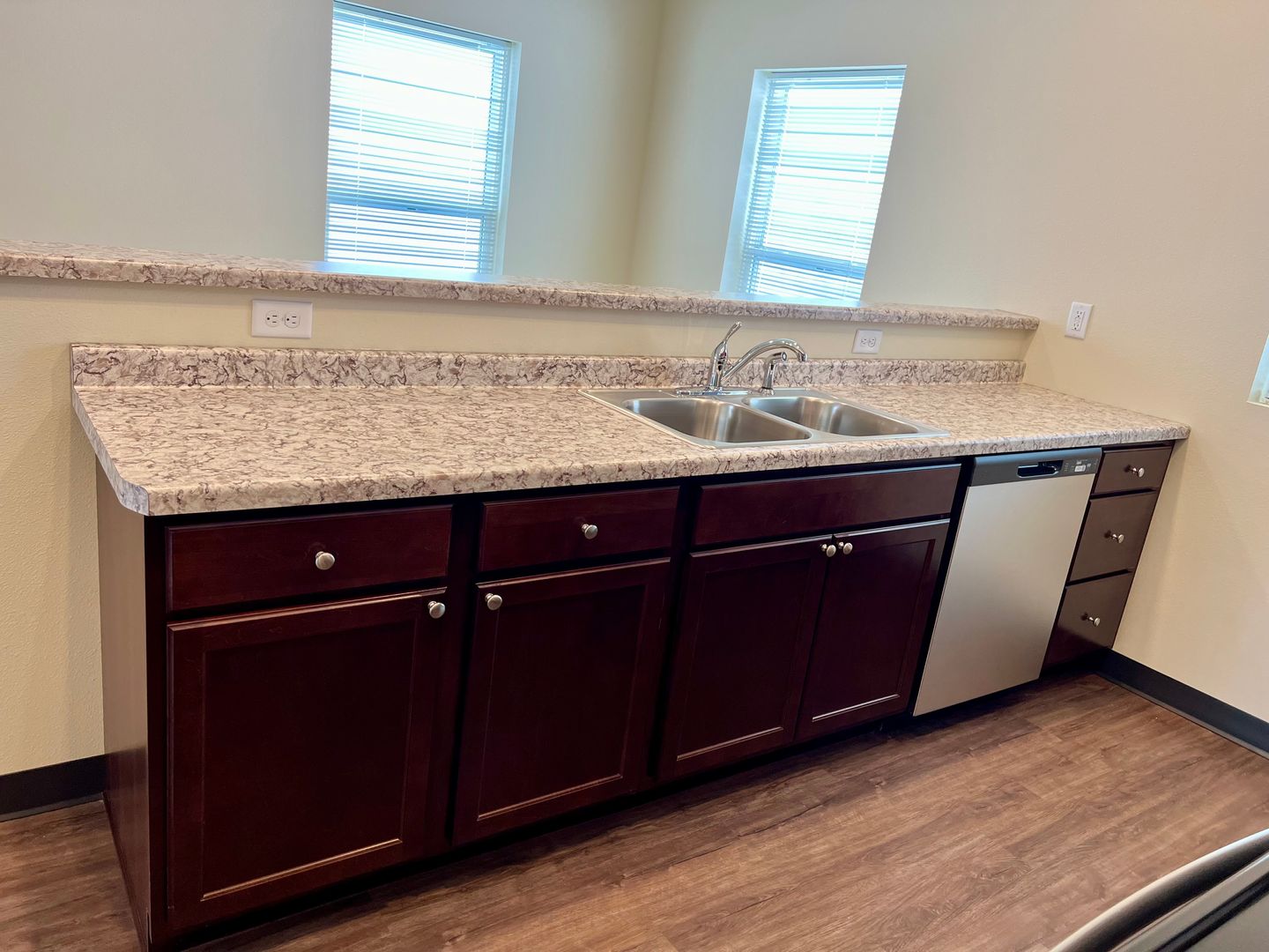 Plover Apartment: 721 Meridian Dr