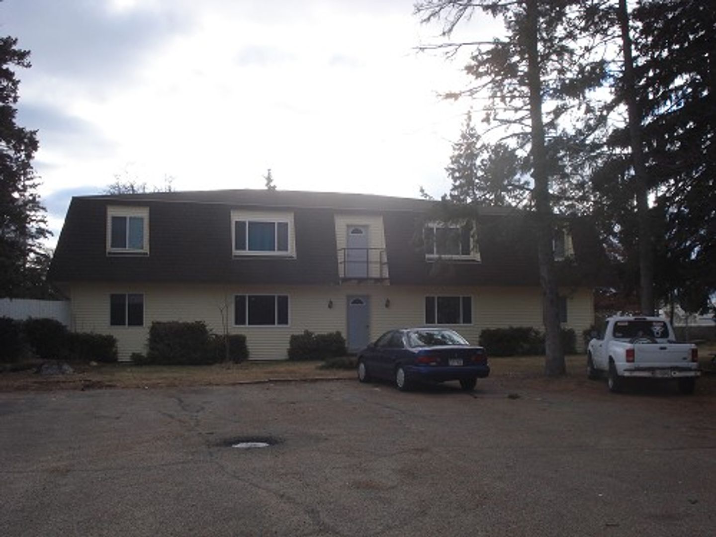 Plover Apartment: 2831 Chestnut Dr