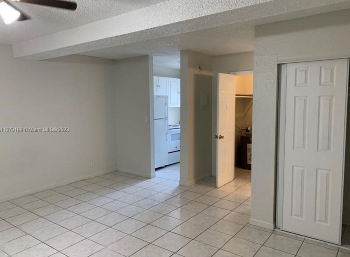 Hollywood Apartment: 2150 Madison Street