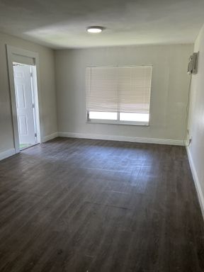 Single family home – photo 1