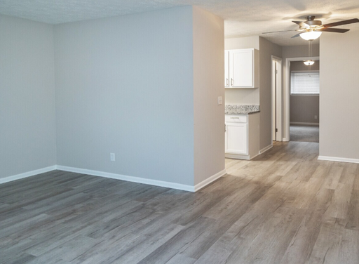 2 Bedroom 1.5 bathroom Townhouse $1250 a month – photo 1