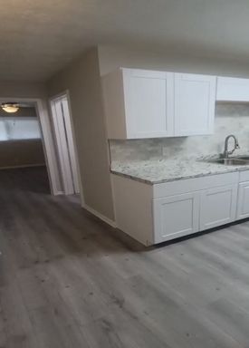 Renovated Premium Units Starting at $1,350 at Trollie Lane! Walking distance to Jacksonville University! – photo 1